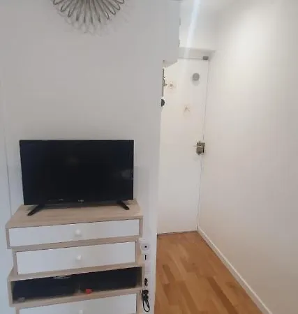 Le Paon Chaleureux Et Calme Entre Paris Et Disneyland Apartment *